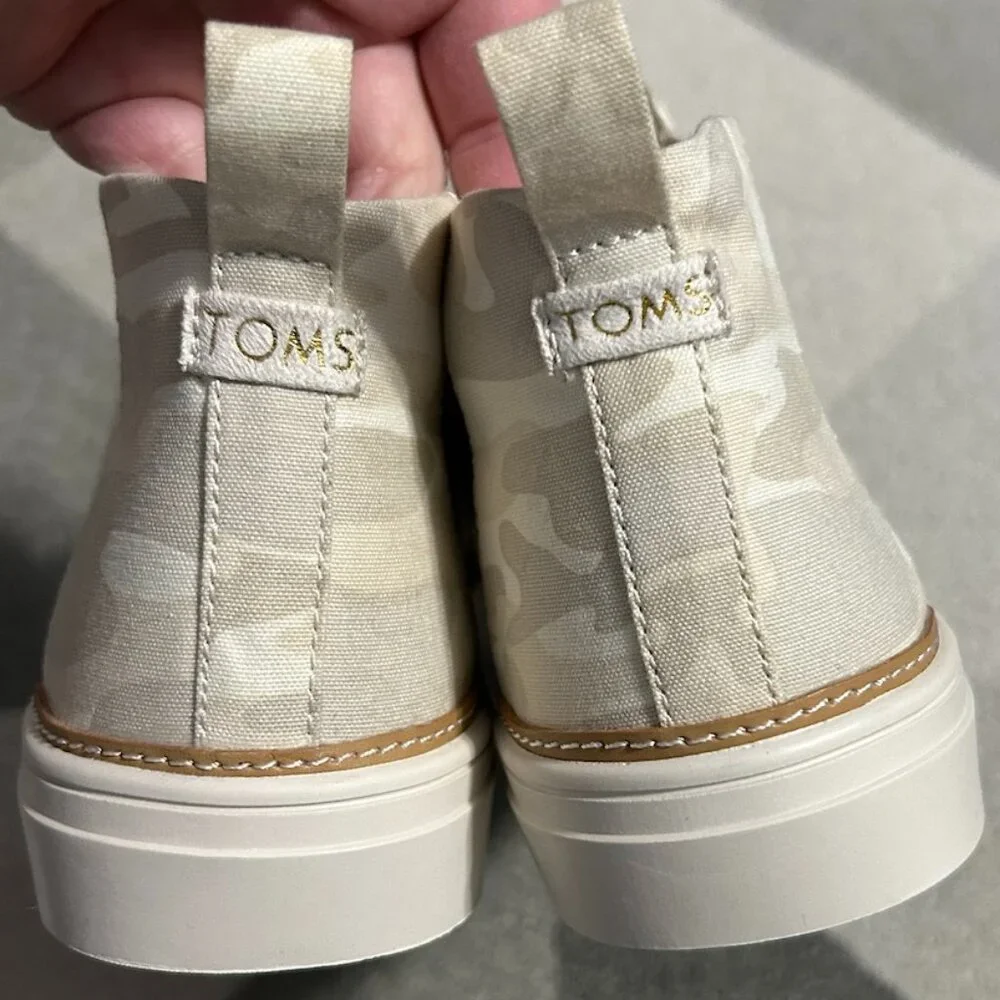 Toms Bryce Egret Camo Printed Canvas Mid Cut Slip‎ On Sneakers Women's Size 9